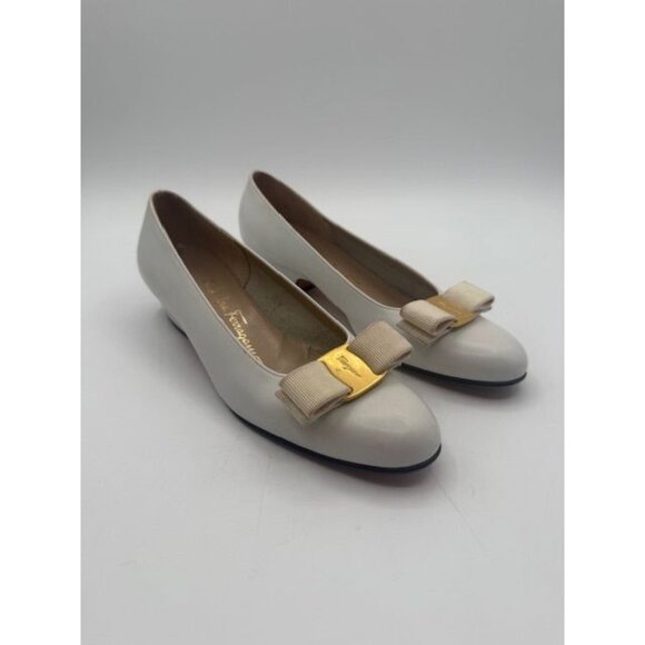 Salvatore Ferragamo Shoes - Salvatore Ferragamo Made in Italy White VARA Low Heel Pumps Size 6.5AA